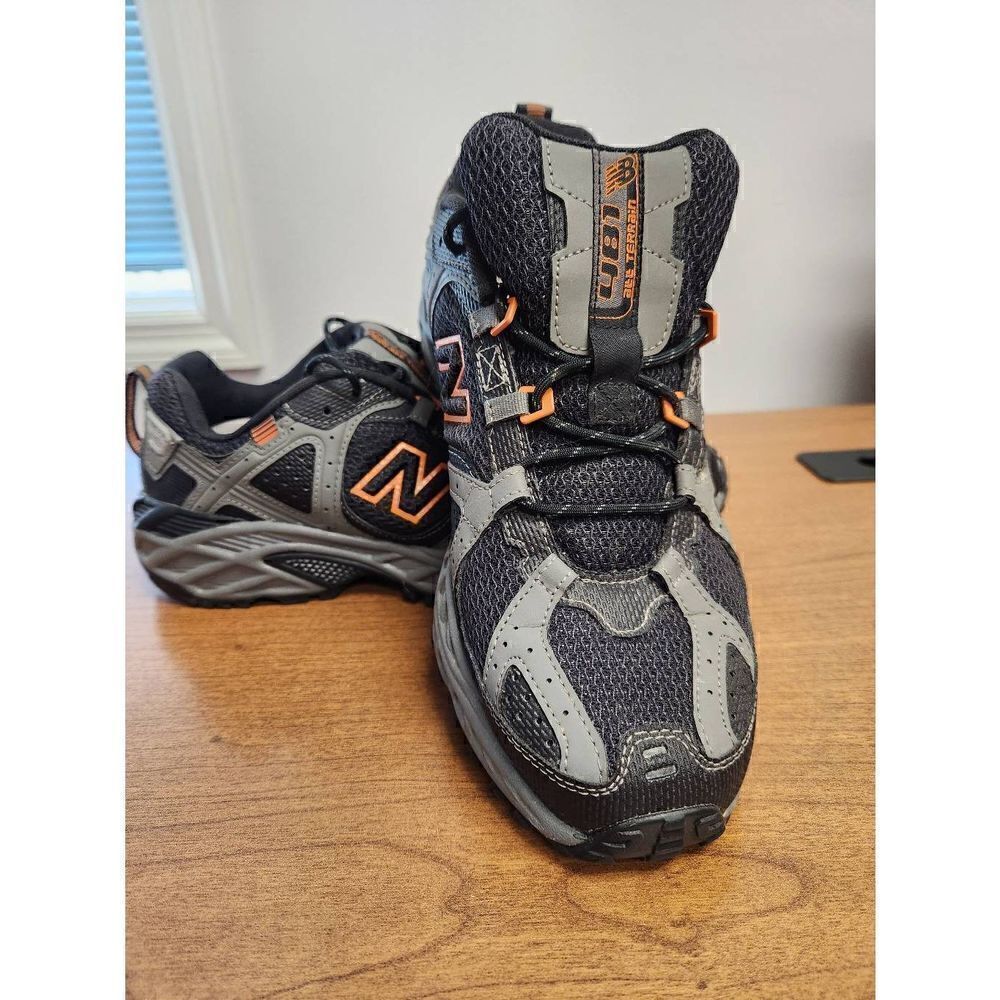 New Balance 481 Arc Terrain Menss 9.5 grey and orange
